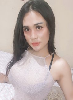 Celline Ladyboy Top Bigdick Jakarta - Acompañantes transexual in Jakarta Photo 2 of 4