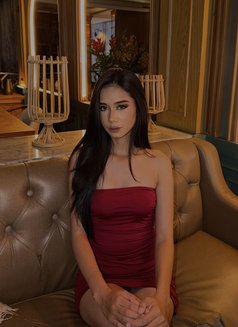 Celline YOUNG and SKINNY GIRL - puta in Bali Photo 6 of 12