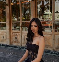 Celline YOUNG and SKINNY GIRL - puta in Bali