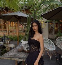 Celline YOUNG and SKINNY GIRL - puta in Bali