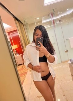 Celyn Labuyo Independent Escort - puta in Manila Photo 3 of 4