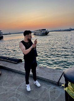 Cem 034 - Male escort in İstanbul Photo 3 of 6