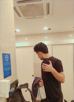 Cenar - Male escort in New Delhi Photo 1 of 4