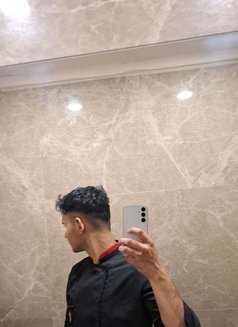 Cenar - Male escort in New Delhi Photo 3 of 4