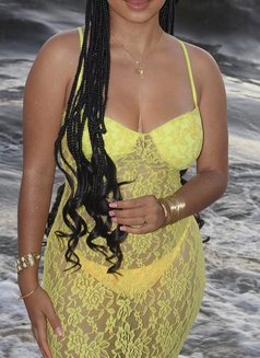 Cendra - escort in Mauritius Photo 3 of 3