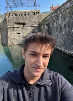 Cenk Koç - Male escort in İstanbul Photo 4 of 9