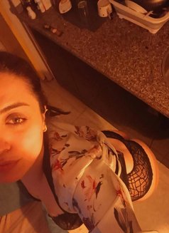 Ceren - escort in İzmir Photo 5 of 13