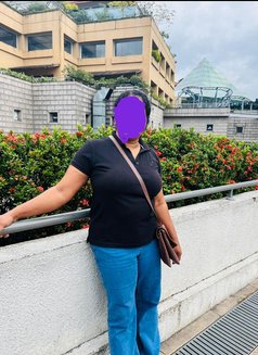 Certified Ayurvedic Massage Therapist - escort in Colombo Photo 2 of 8