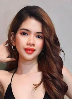 Cess - escort in Manila Photo 4 of 6