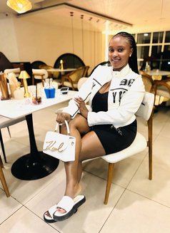 Cess - Masajista in Nairobi Photo 2 of 3