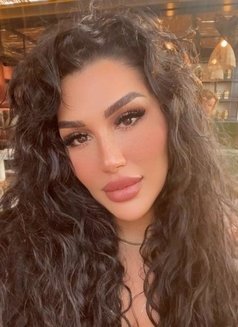 Ceylin - escort in Kuala Lumpur Photo 4 of 11