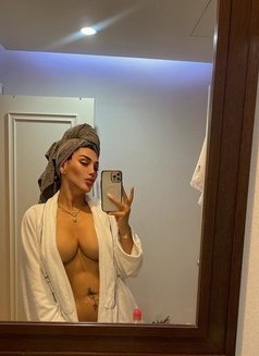 Ceylin - escort in Kuala Lumpur Photo 8 of 11