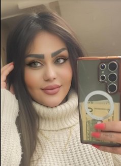 Chaghaf - escort in Beirut Photo 3 of 8