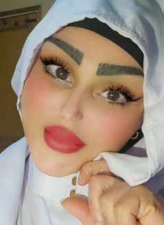 Chaghaf - escort in Beirut Photo 7 of 8