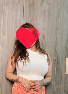 Chahat Busty WebCam & Real Session - puta in Bangalore Photo 4 of 4