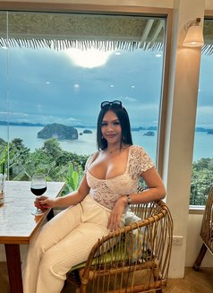 Chalida bkk. - Transsexual escort in Bangkok Photo 23 of 25