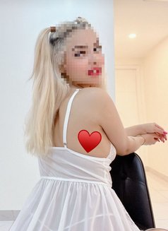VIP girl from iran threesom - escort in Muscat Photo 8 of 10