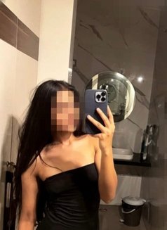 Chamathka - escort in Colombo Photo 1 of 1