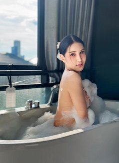 Champagne 🥂 in Hk - Acompañantes transexual in Hong Kong Photo 5 of 9