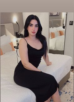 Chams - puta in Dubai Photo 9 of 16