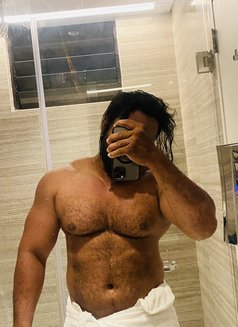 Chamz Fernando - Male escort in Colombo Photo 4 of 4