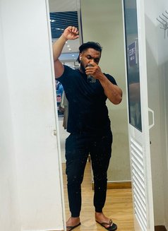 Chamz Fernando - Male escort in Colombo Photo 6 of 6