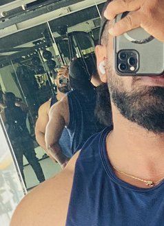 Chamz Fernando - Male escort in Colombo Photo 3 of 4