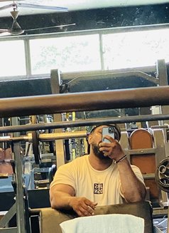 Chamz Fernando - Acompañantes masculino in Colombo Photo 5 of 5