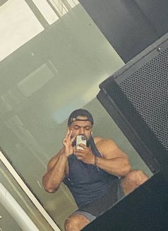 Chamz Fernando - Male escort in Colombo Photo 6 of 7