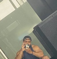 Chamz Fernando - Male escort in Colombo