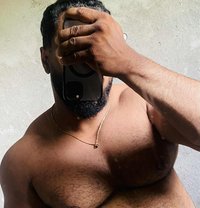 Chamz Liyanage - Male escort in Colombo