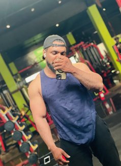 Chamz Fernando - Male escort in Colombo Photo 4 of 4