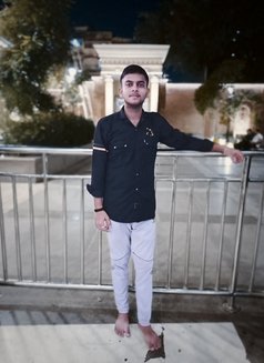 Chandan Singh - Acompañantes masculino in Kolkata Photo 1 of 2