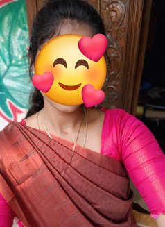 Chandhini tamil girl cam session and RM - puta in Chennai Photo 7 of 7