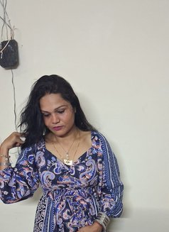 Chandni Singh - escort in New Delhi Photo 2 of 6