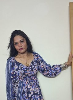 Chandni Singh - escort in New Delhi Photo 3 of 6