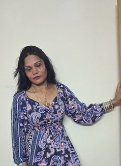 Chandni Singh - escort in New Delhi Photo 4 of 6