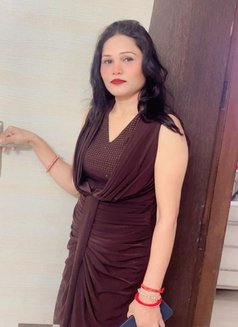 Chandni Singh - escort in New Delhi Photo 5 of 6