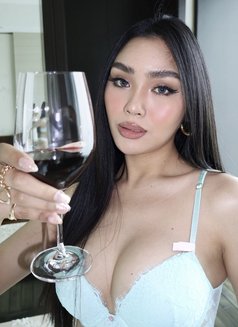 Chandria - escort in Mauritius Photo 3 of 7