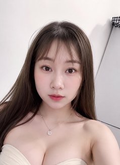 Chanee - escort in Singapore Photo 1 of 2