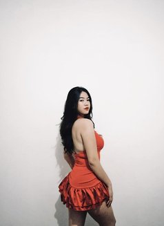 Chanee - puta in Singapore Photo 4 of 7
