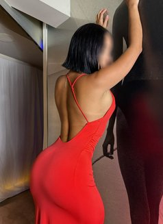 Chanel - puta in Barcelona Photo 6 of 7