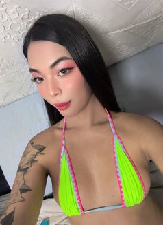 Chanel - Acompañantes transexual in Makati City Photo 5 of 6