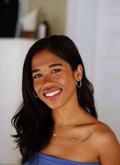 Chanel - puta in Bali Photo 3 of 11