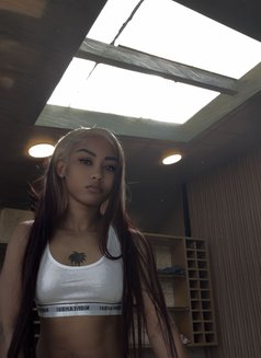 Chanel - puta in Beirut Photo 6 of 10