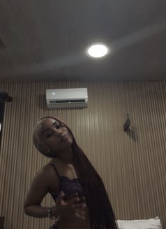 Chanel - puta in Beirut Photo 9 of 10