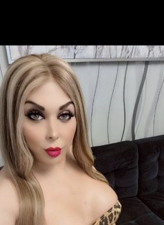 Chanel - Transsexual escort in Edmonton Photo 6 of 18