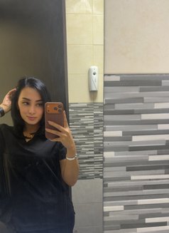 Chanelle - Transsexual escort in Dubai Photo 18 of 19