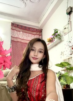 Chaneol - Transsexual escort in New Delhi Photo 5 of 5