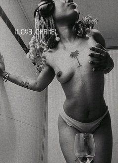 Channel - escort in Beirut Photo 2 of 10